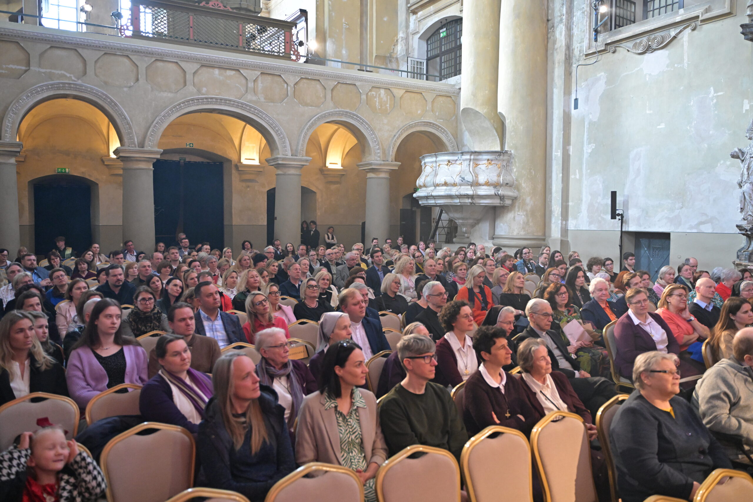 Palaimintojo Teofiliaus Matulionio Gimnazijai 30 Metų