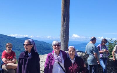 Spindintis saulėlydis: Senatvė kaip šventas tapimas